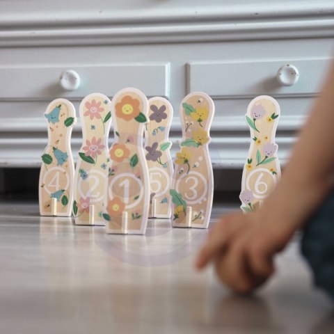 Classic World CLASSIC WORLD Wooden Bowling Game for Children 6 pcs + Ball