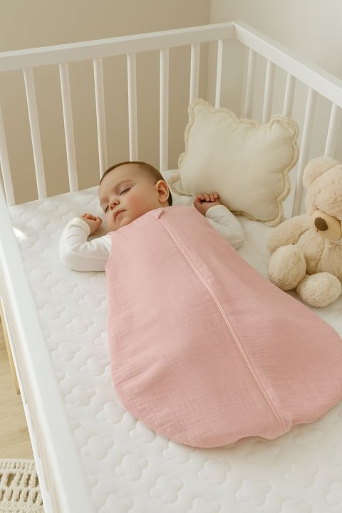 Muślinowy śpiworek dla dzieci zaokrąglony BABY 6-12 mcy TOG 1.0 - pastel pink Muślinowy śpiworek dla dzieci zaokrąglony BABY 6-12 mcy TOG 1.0 - pastel pink