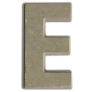 Litera E z betonu H:7,6 cm