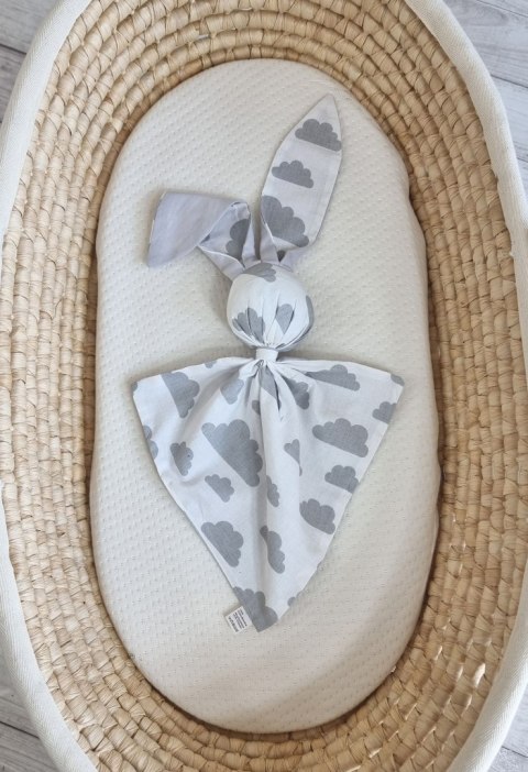 Miękka przytulanka DOUDOU kocyk króliczek z bawełny - Chmurki szare - szary