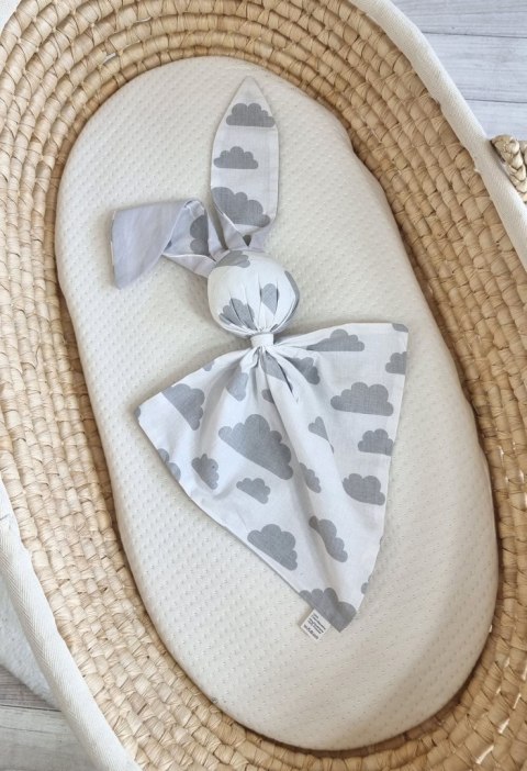Miękka przytulanka DOUDOU kocyk króliczek z bawełny - Chmurki szare - szary