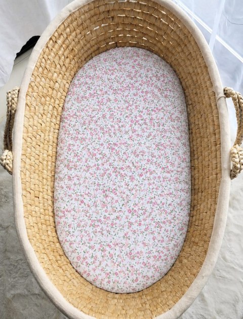 Prześcieradło bawełniane do wózka gondoli kosza Mojżesza Boho 75x35 cm - łączka różowa